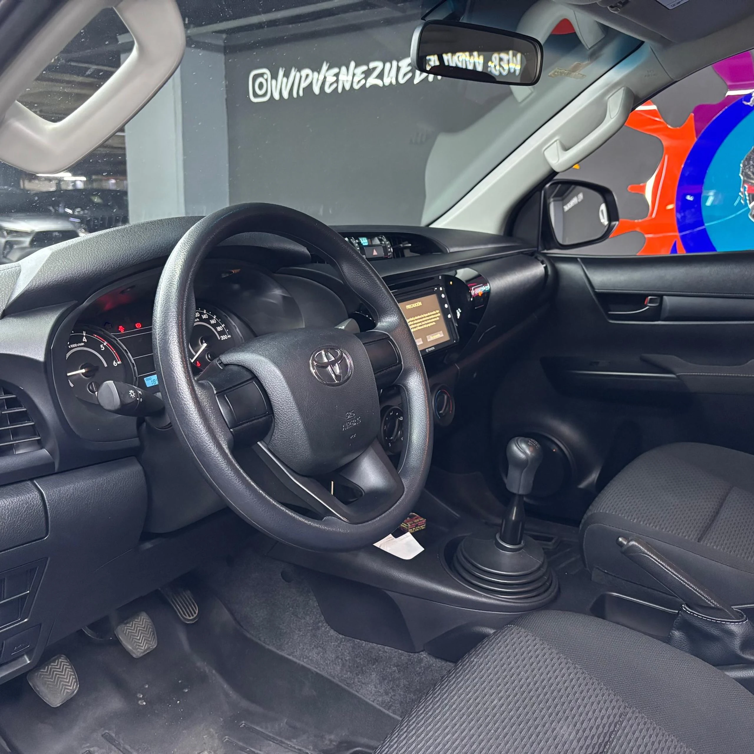 2023 Toyota Hilux — photo 6