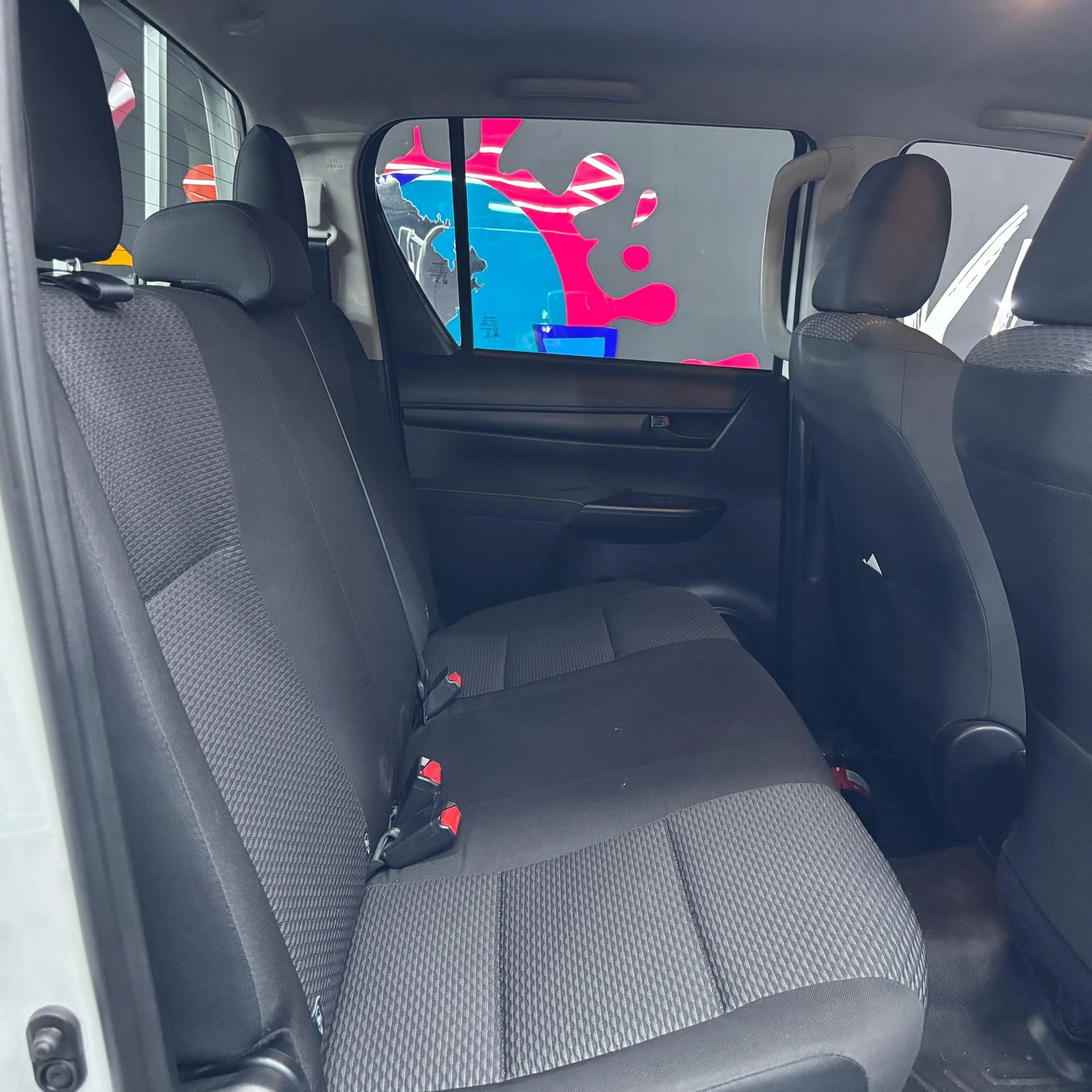 2023 Toyota Hilux — photo 10