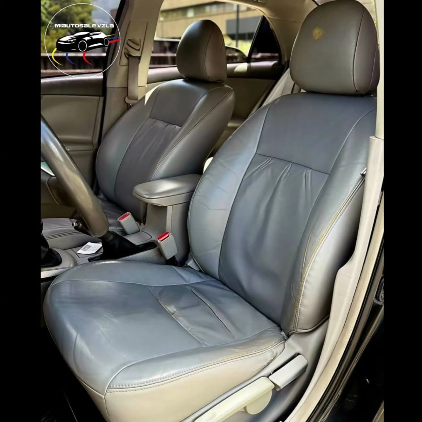 2010 Toyota Corolla GLI — foto 12