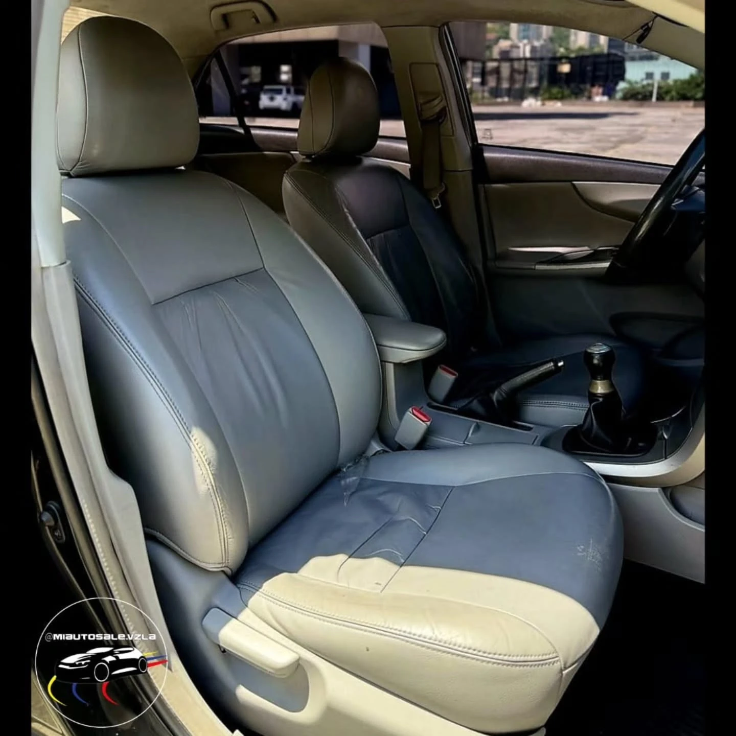 2010 Toyota Corolla GLI — foto 13