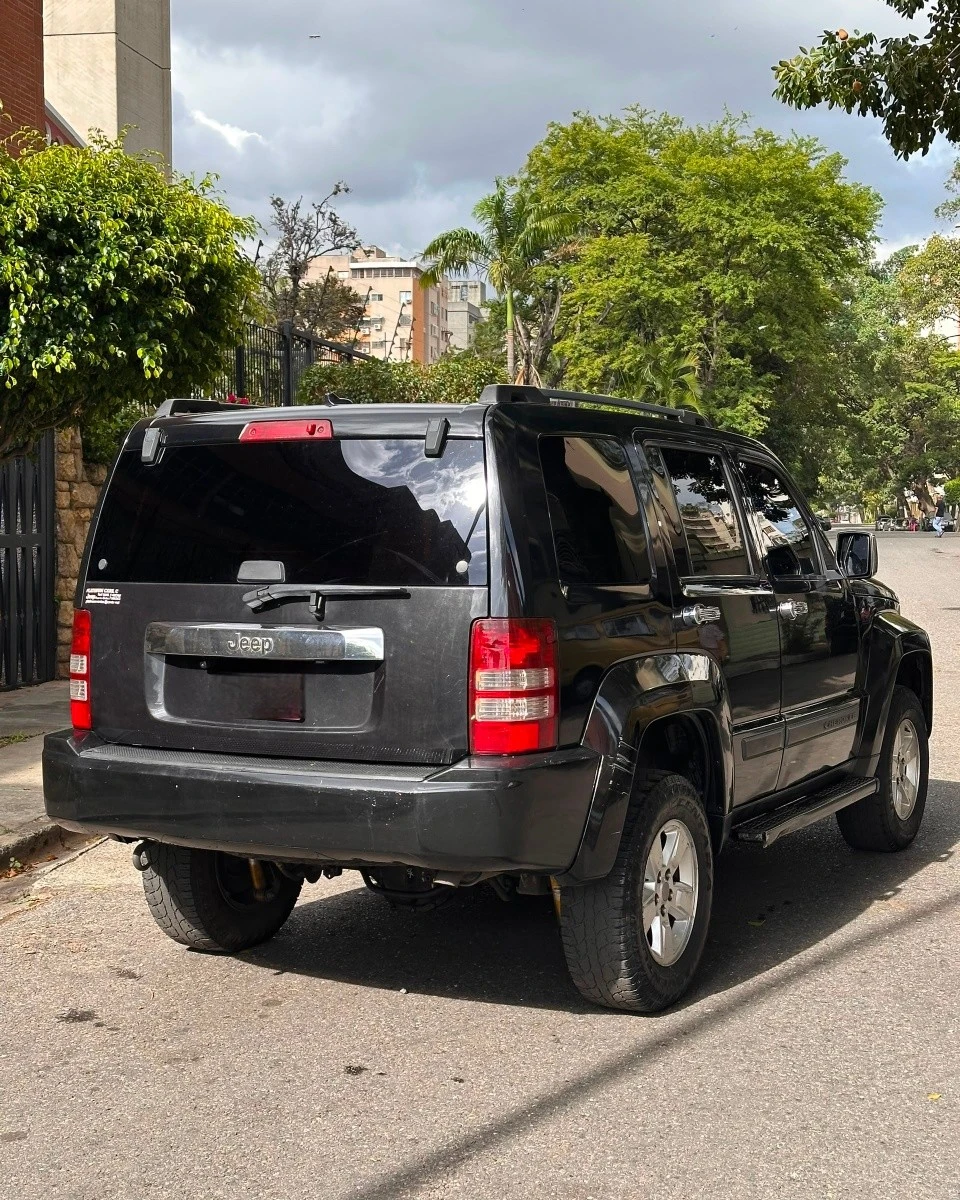 2011 Jeep Cherokee Kk — foto 3