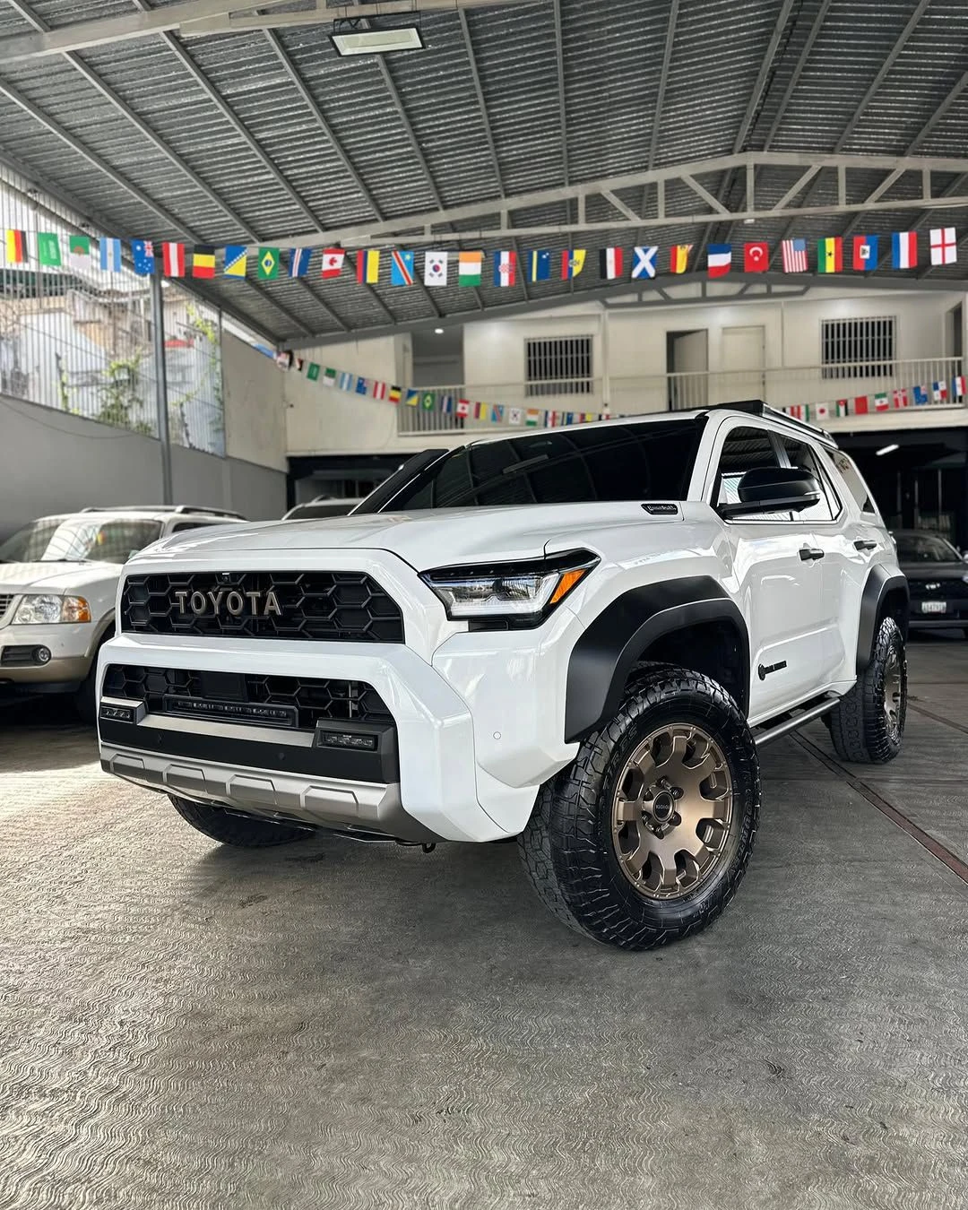 2025 Toyota 4Runner Trailhunter / Al cash 💰