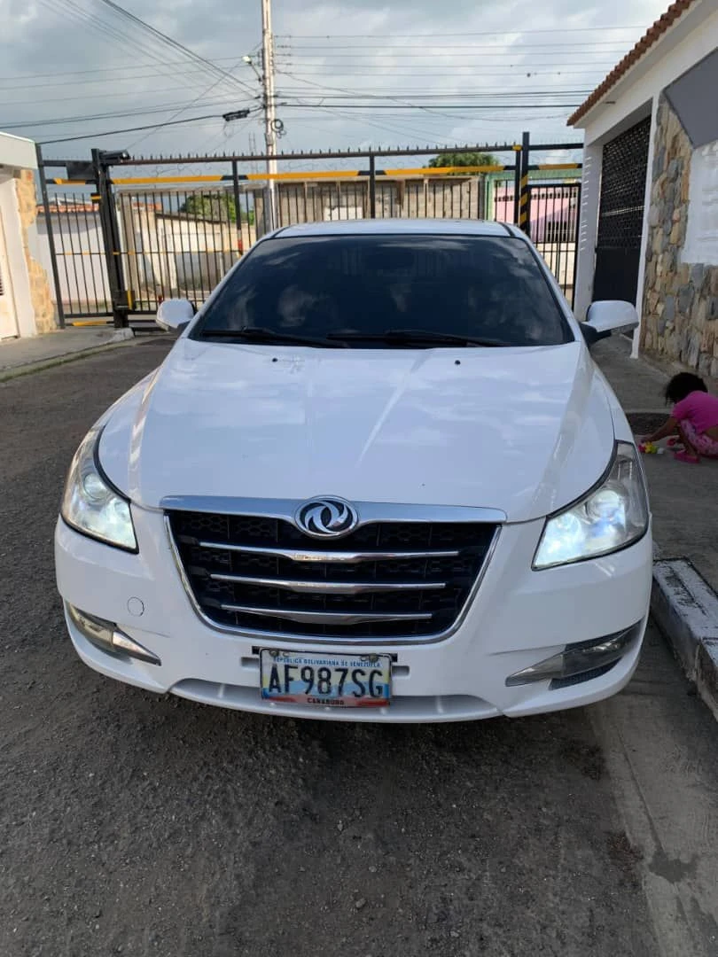 2013 Dongfeng S30