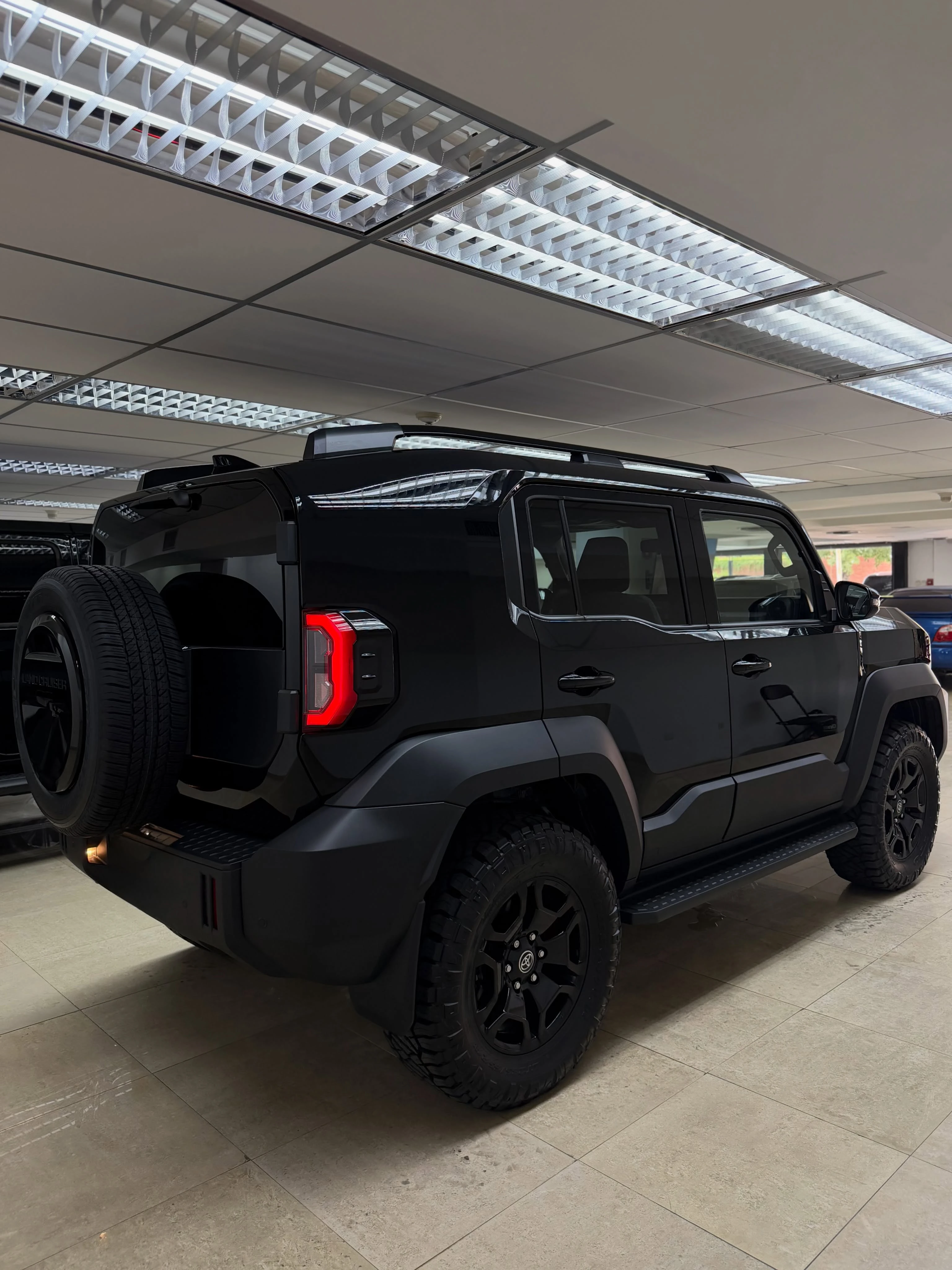 2026 Toyota FJ Cruiser WX — foto 3