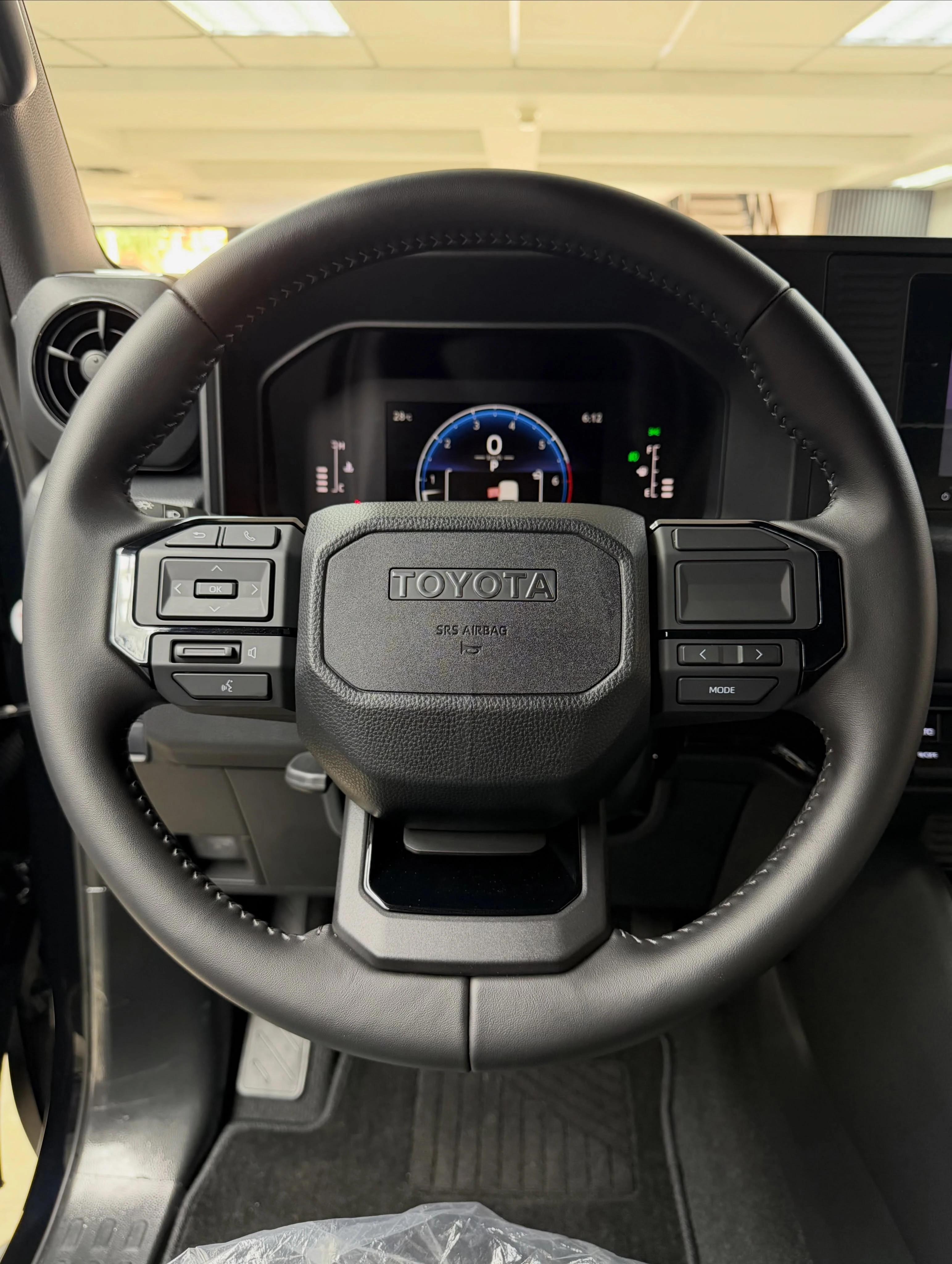 2026 Toyota FJ Cruiser WX — foto 5