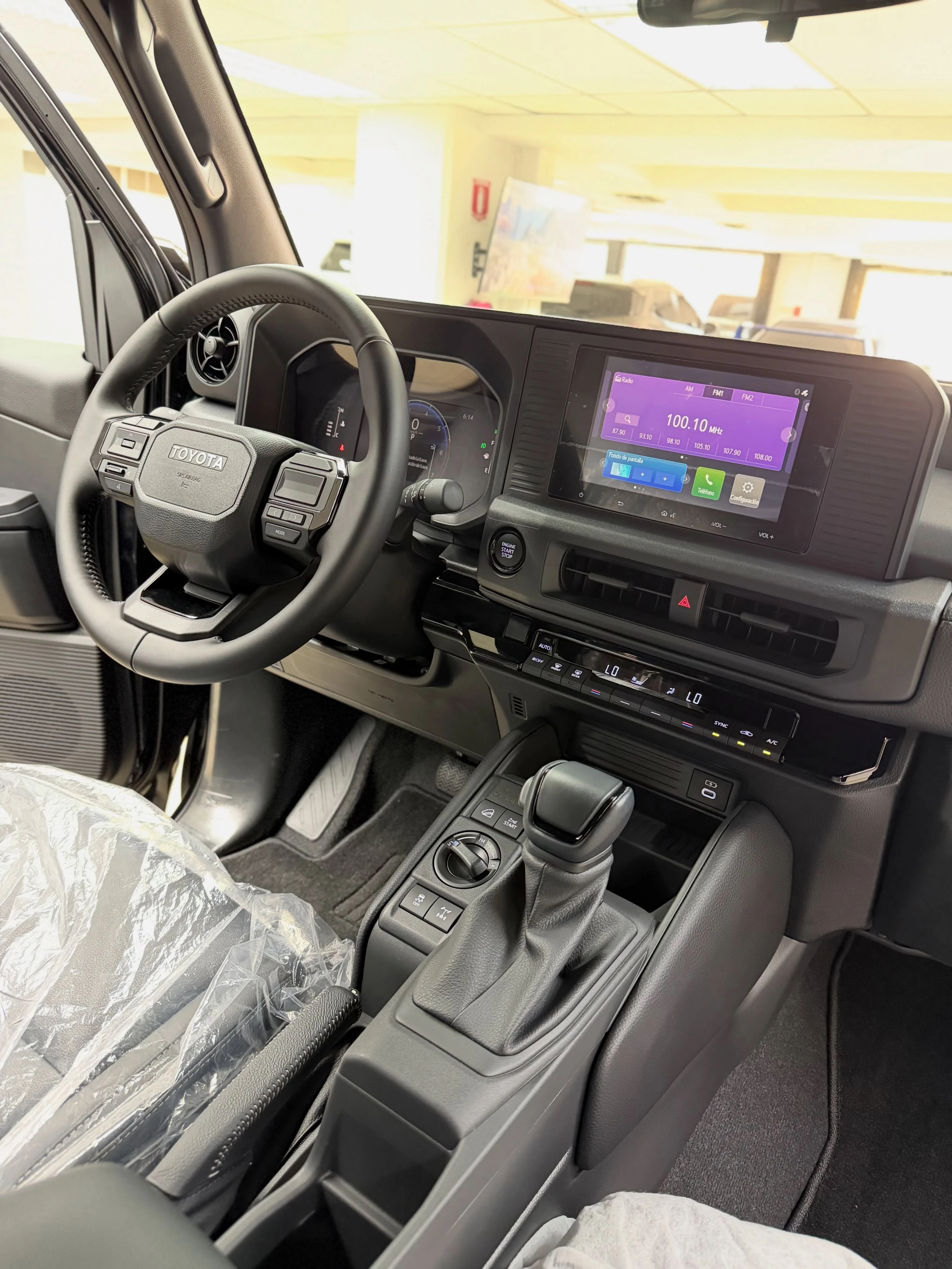 2026 Toyota FJ Cruiser WX — foto 6