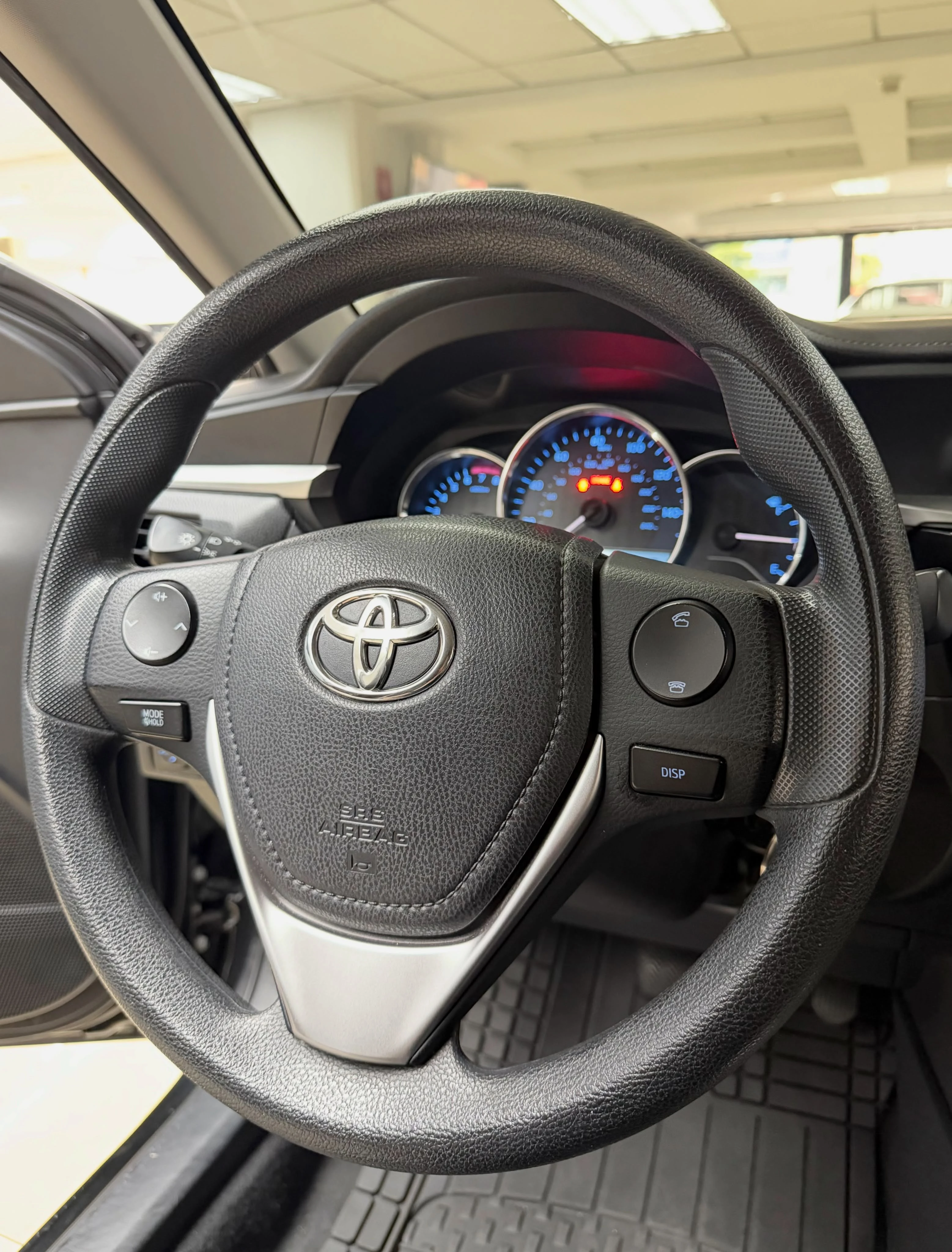 2015 Toyota Corolla LE — foto 4