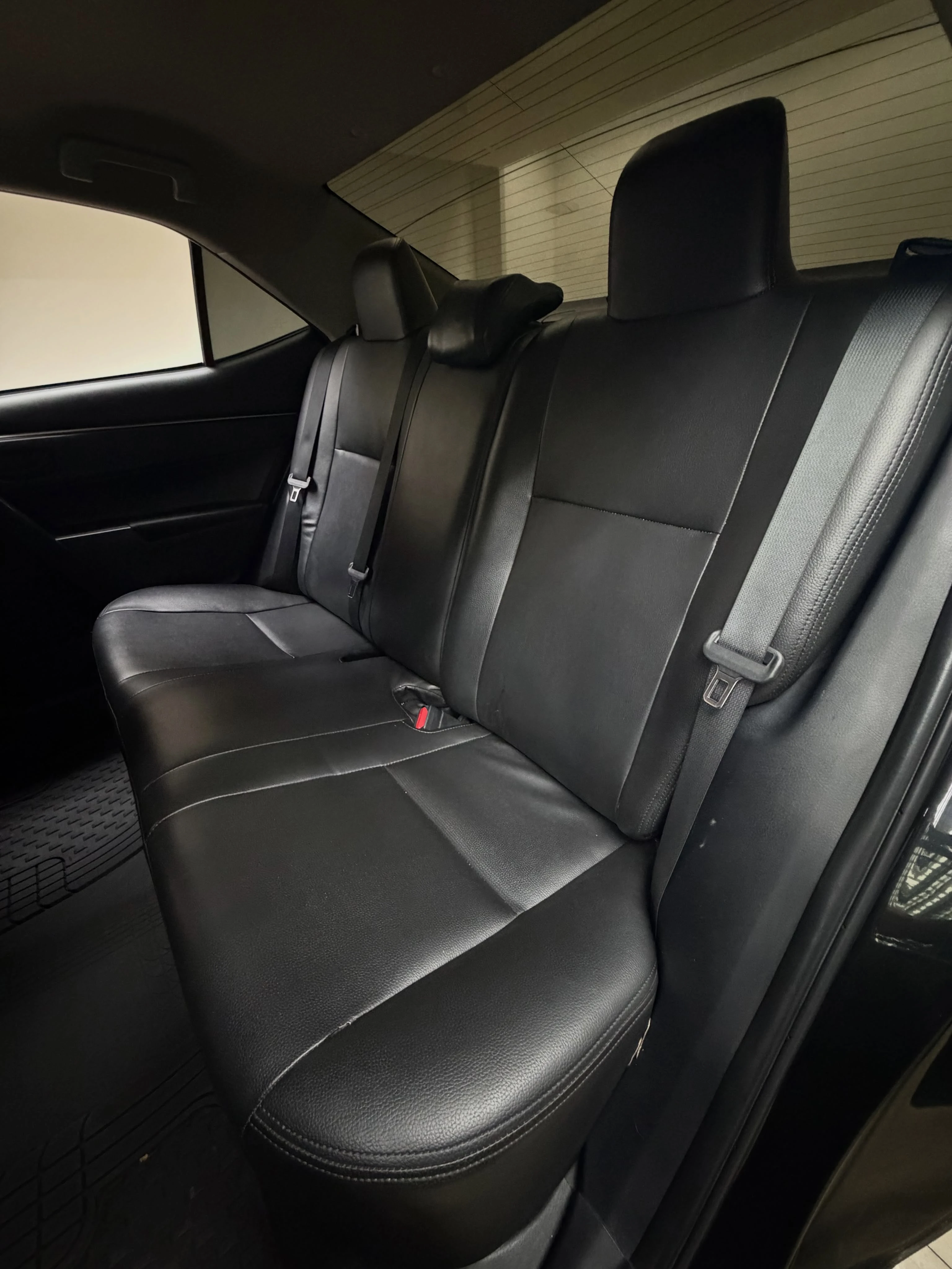 2015 Toyota Corolla LE — foto 7