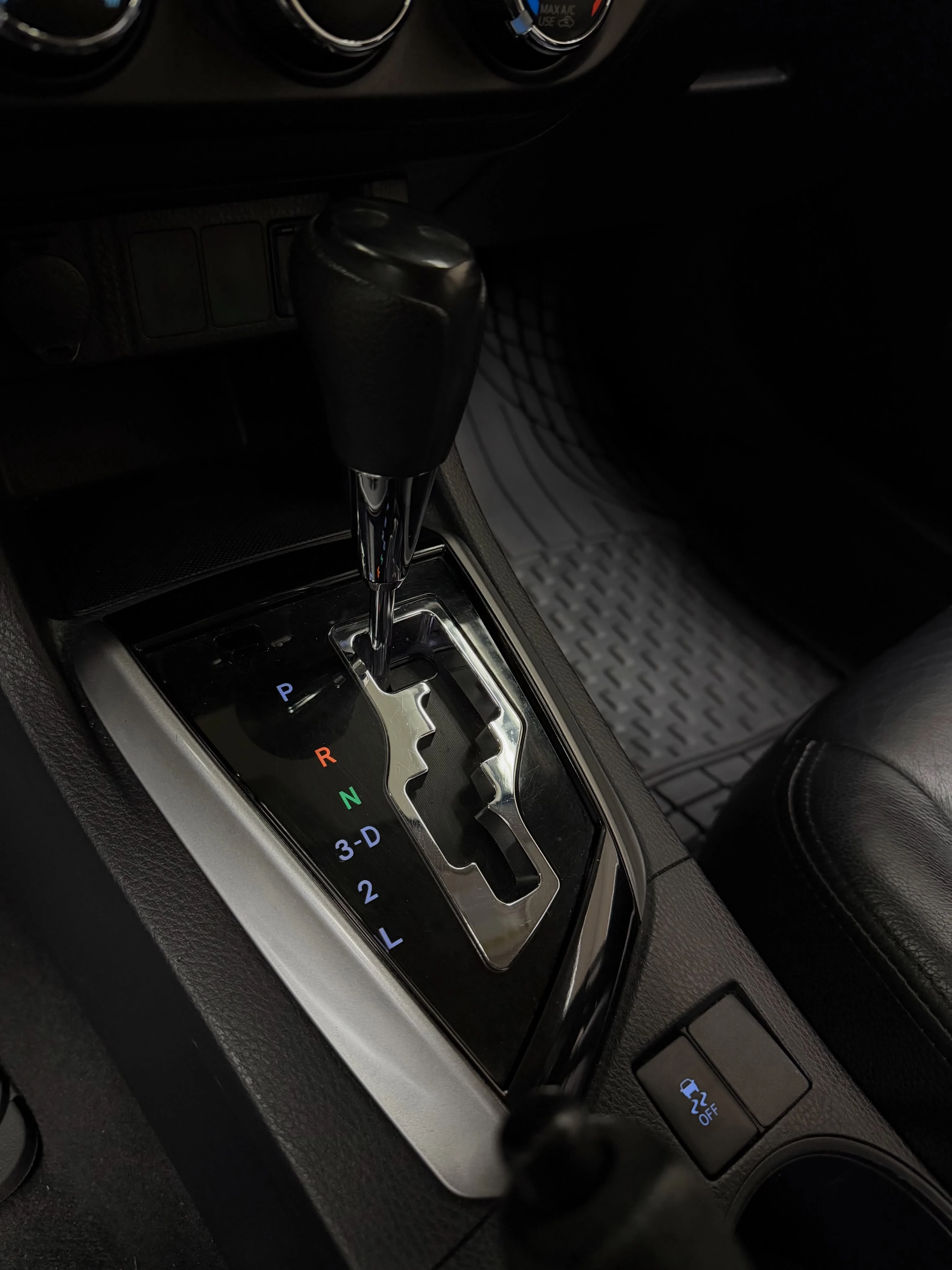 2015 Toyota Corolla LE — foto 8