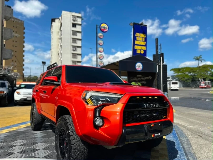 2015 Toyota 4Runner TRD PRO — foto 2