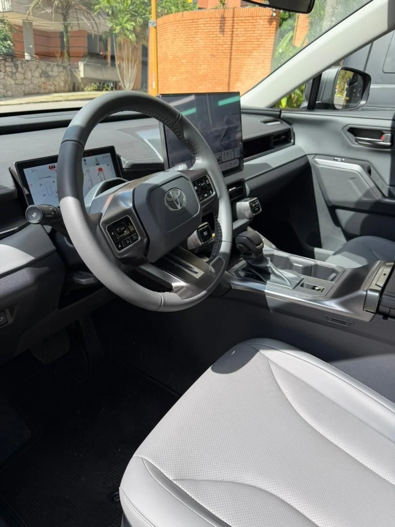 2026 Toyota RAV4 2026 (0 KM / — foto 2