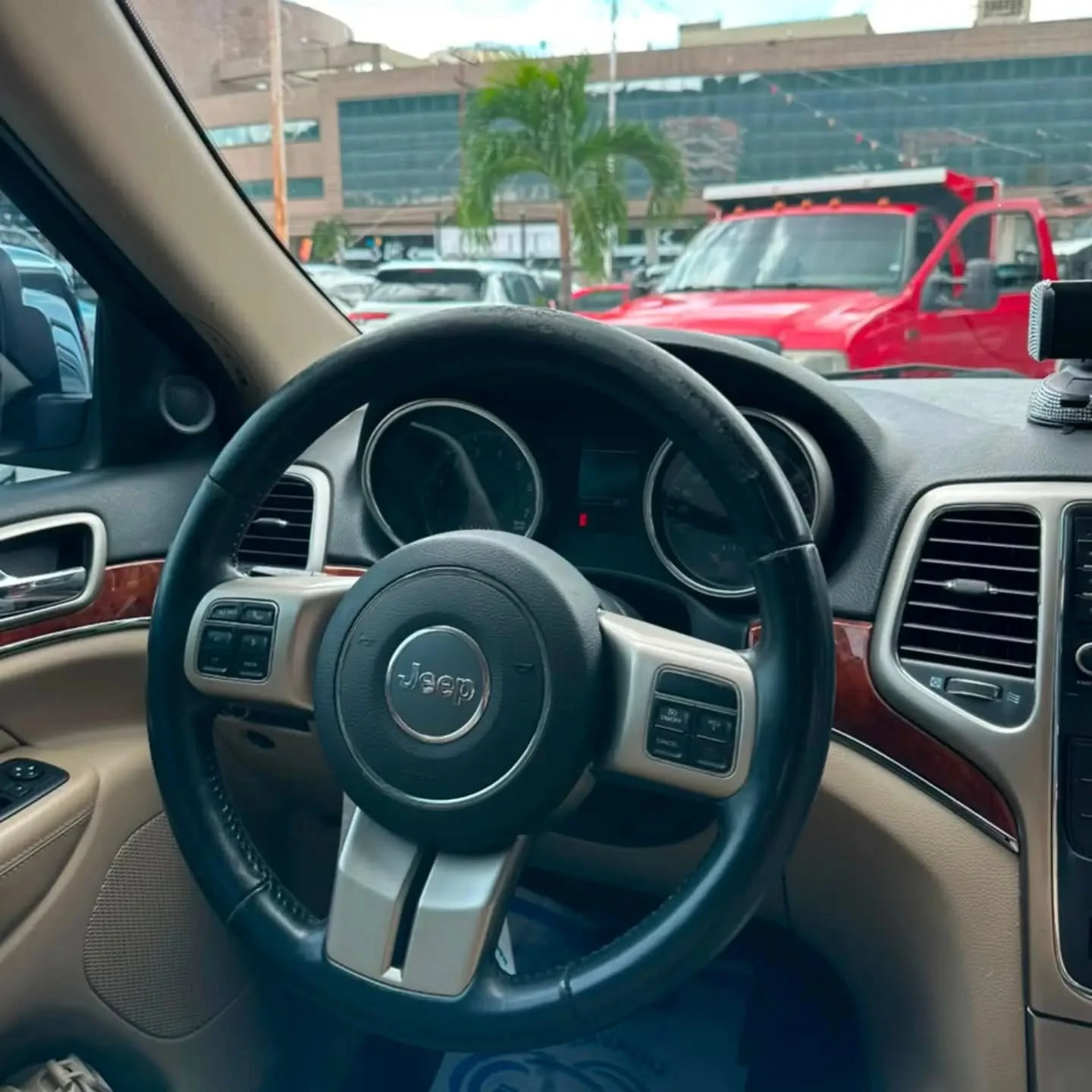 2012 Jeep Grand Cherokee Limited — foto 5