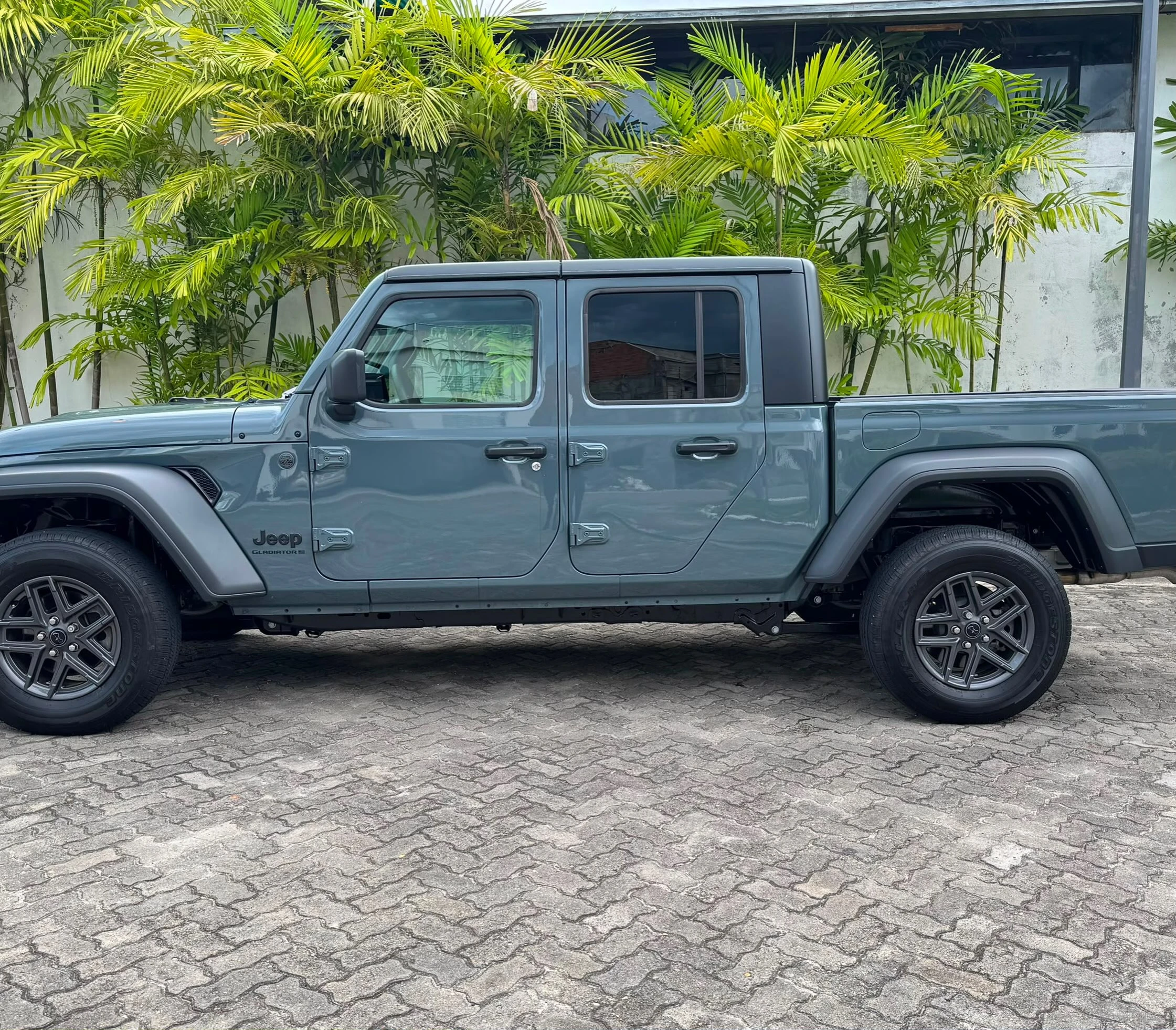 2025 Jeep Gladiator