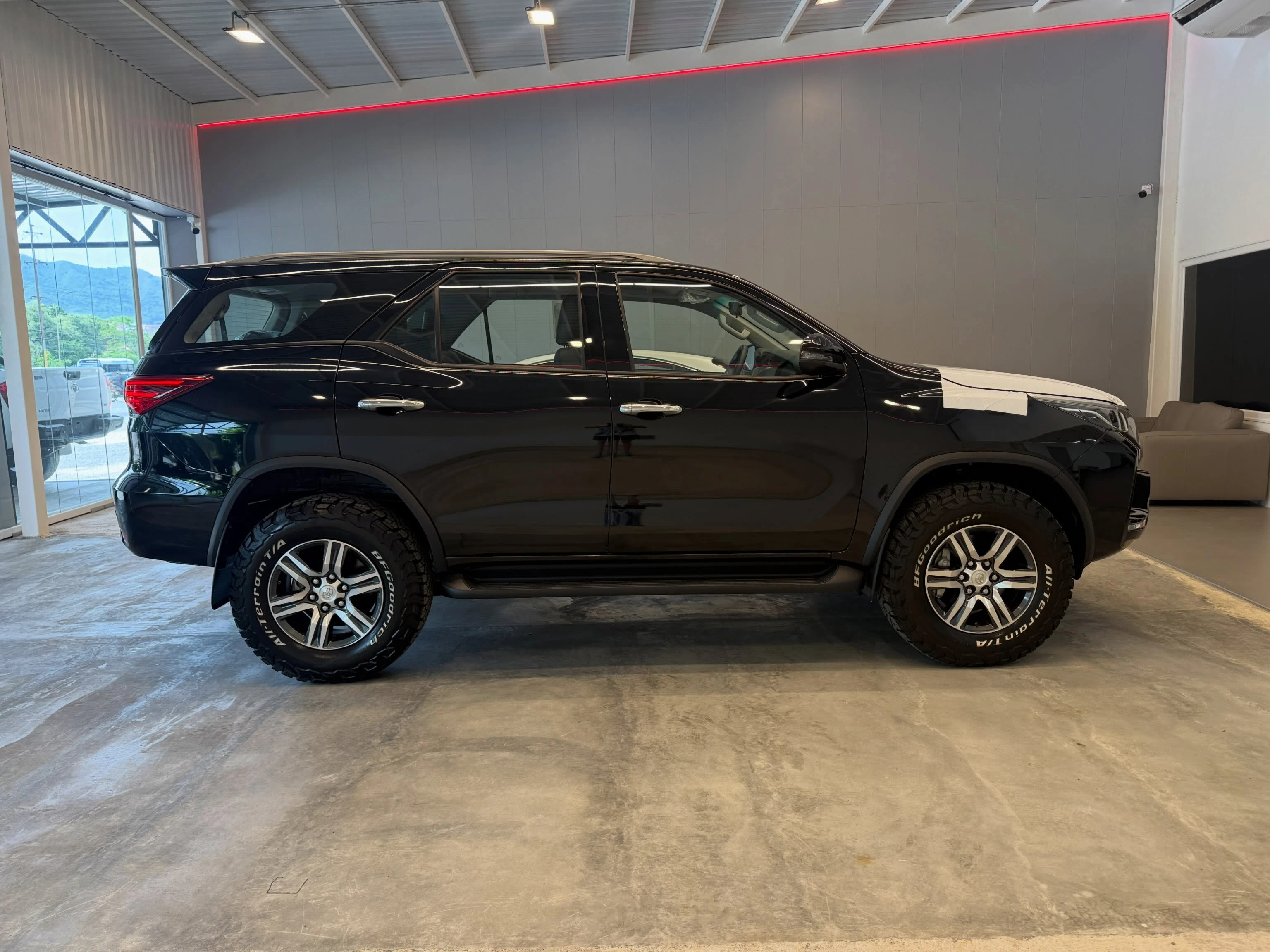 2026 Toyota Fortuner Sr5 — foto 3