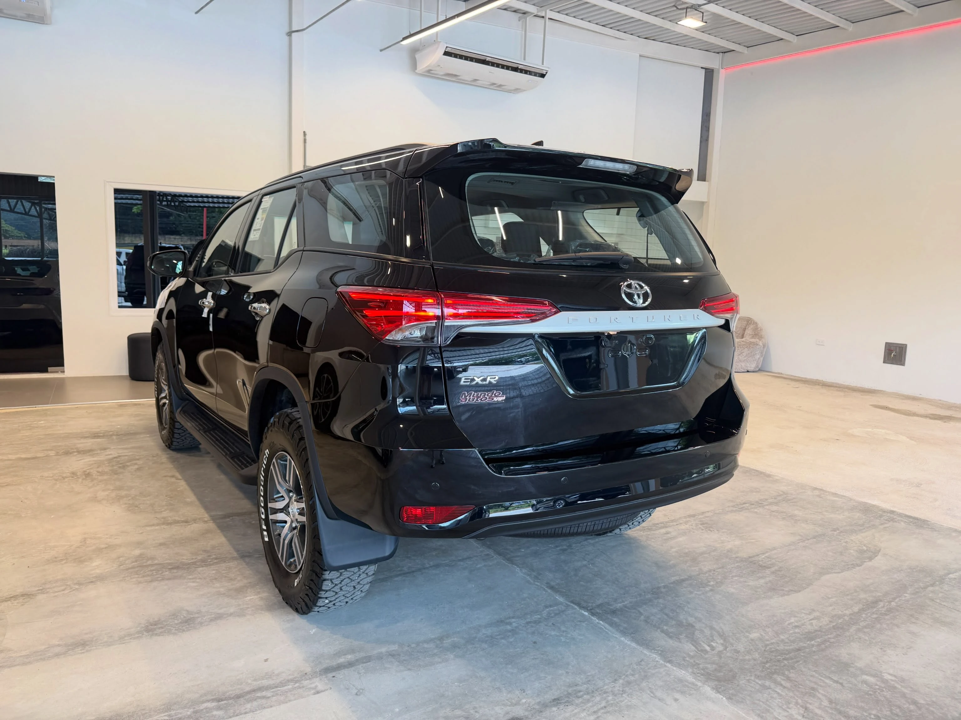 2026 Toyota Fortuner Sr5 — foto 4