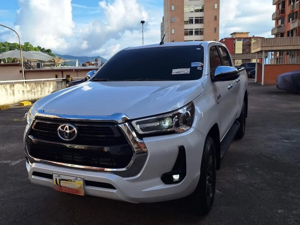 2025 Toyota Hilux 2025 4.0 — foto 2