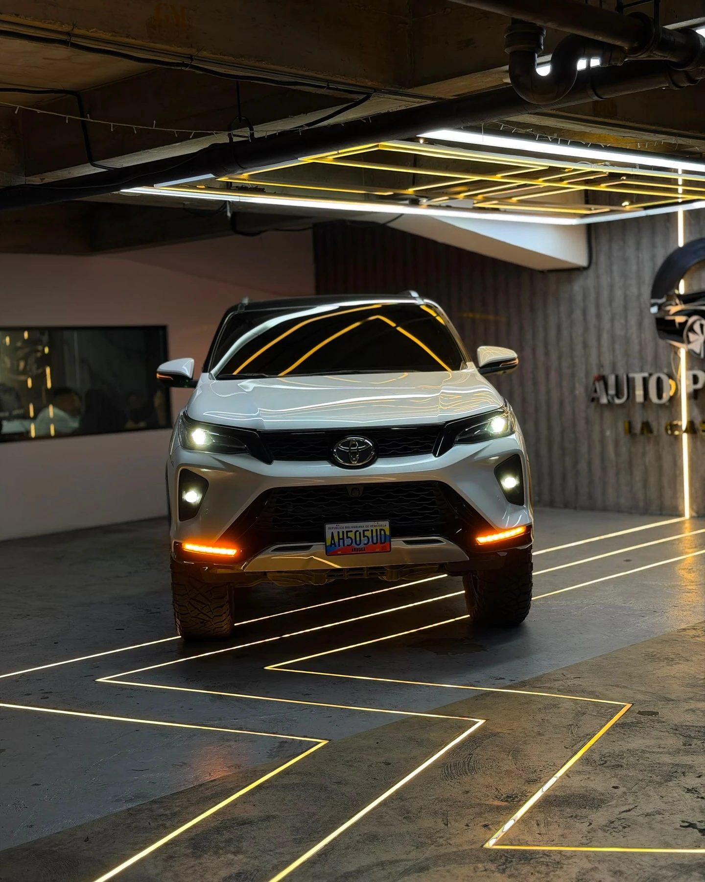 2025 Toyota Fortuner SRX — foto 2