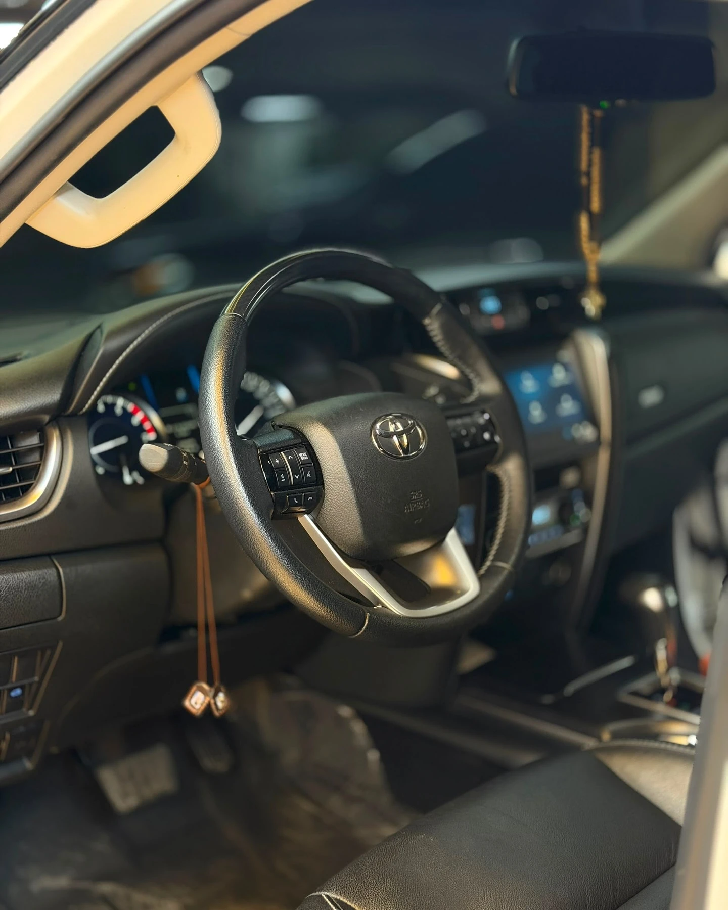 2025 Toyota Fortuner SRX — foto 6