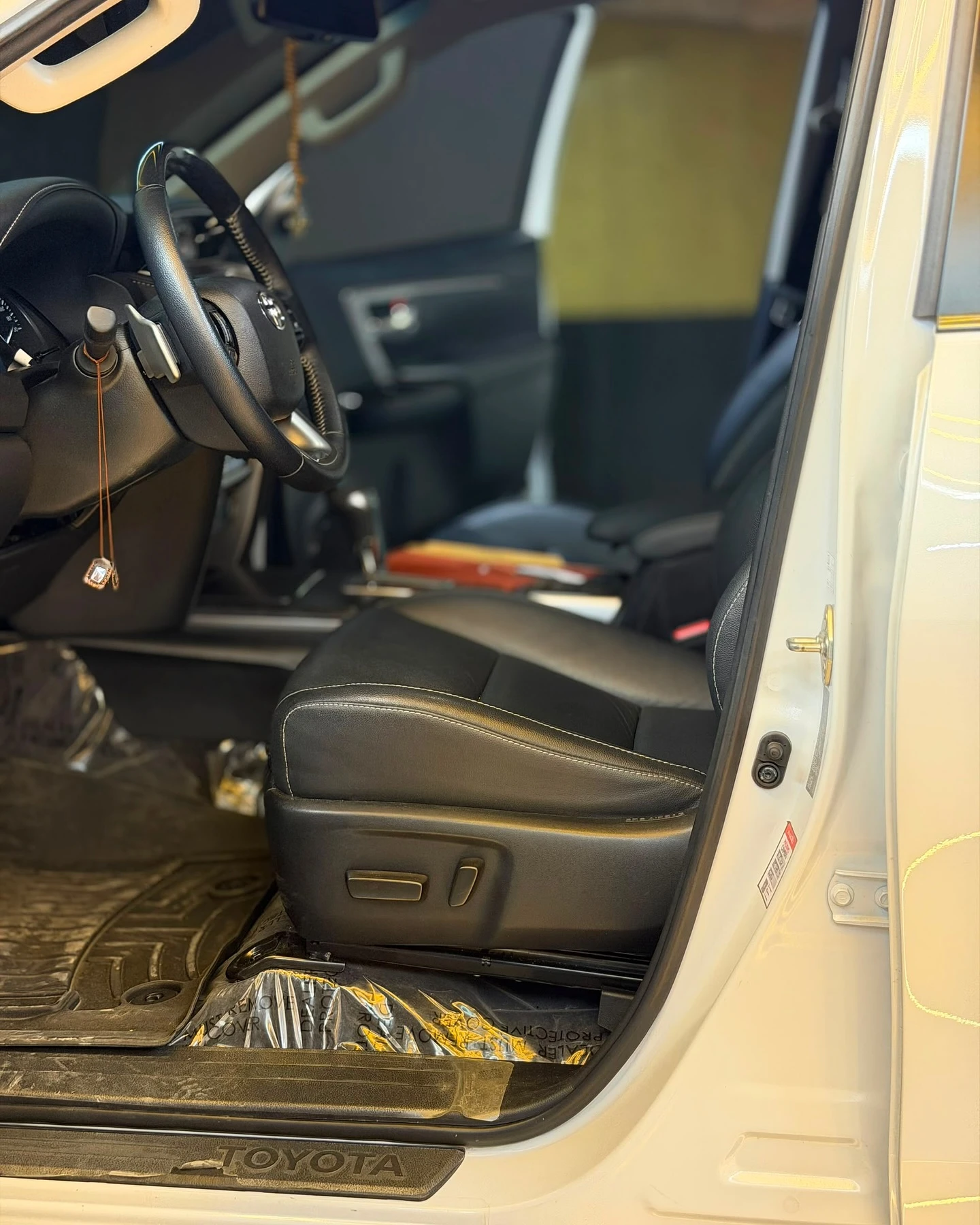 2025 Toyota Fortuner SRX — foto 5
