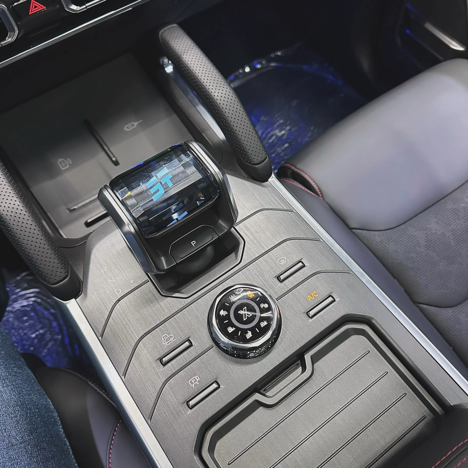 2025 Jetour Traveller En otros mercados) — foto 6