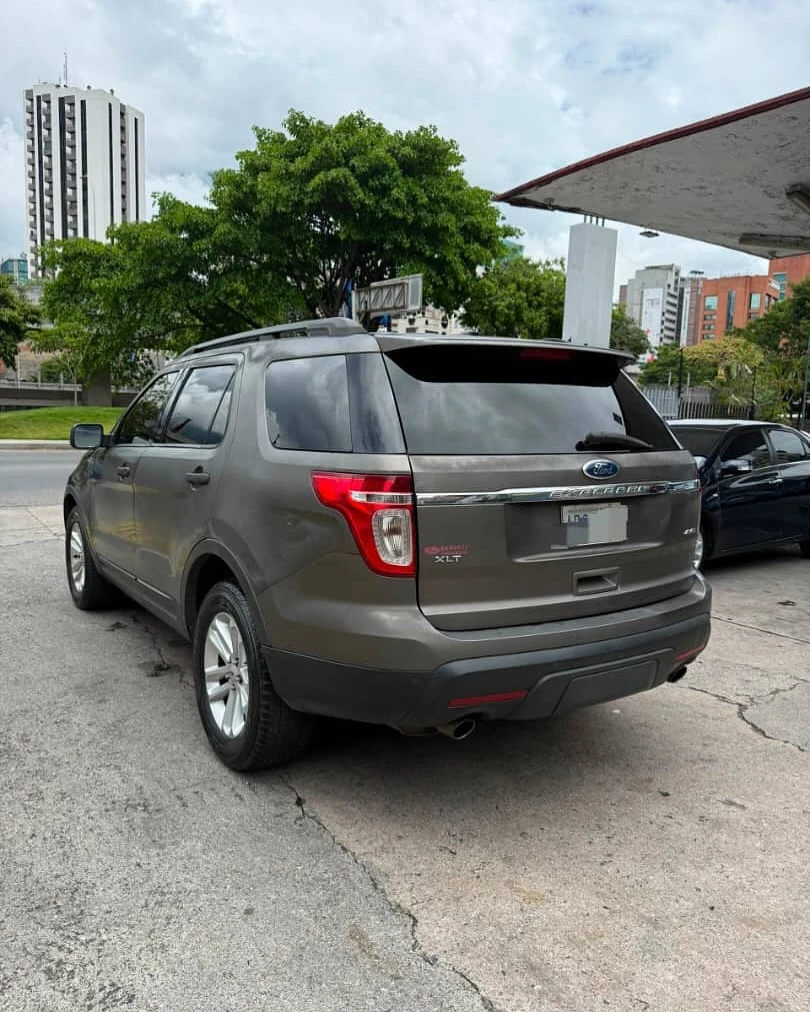 2012 Ford Explorer XLT — foto 4