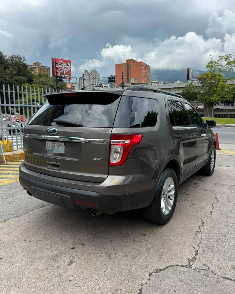 2012 Ford Explorer XLT — foto 7