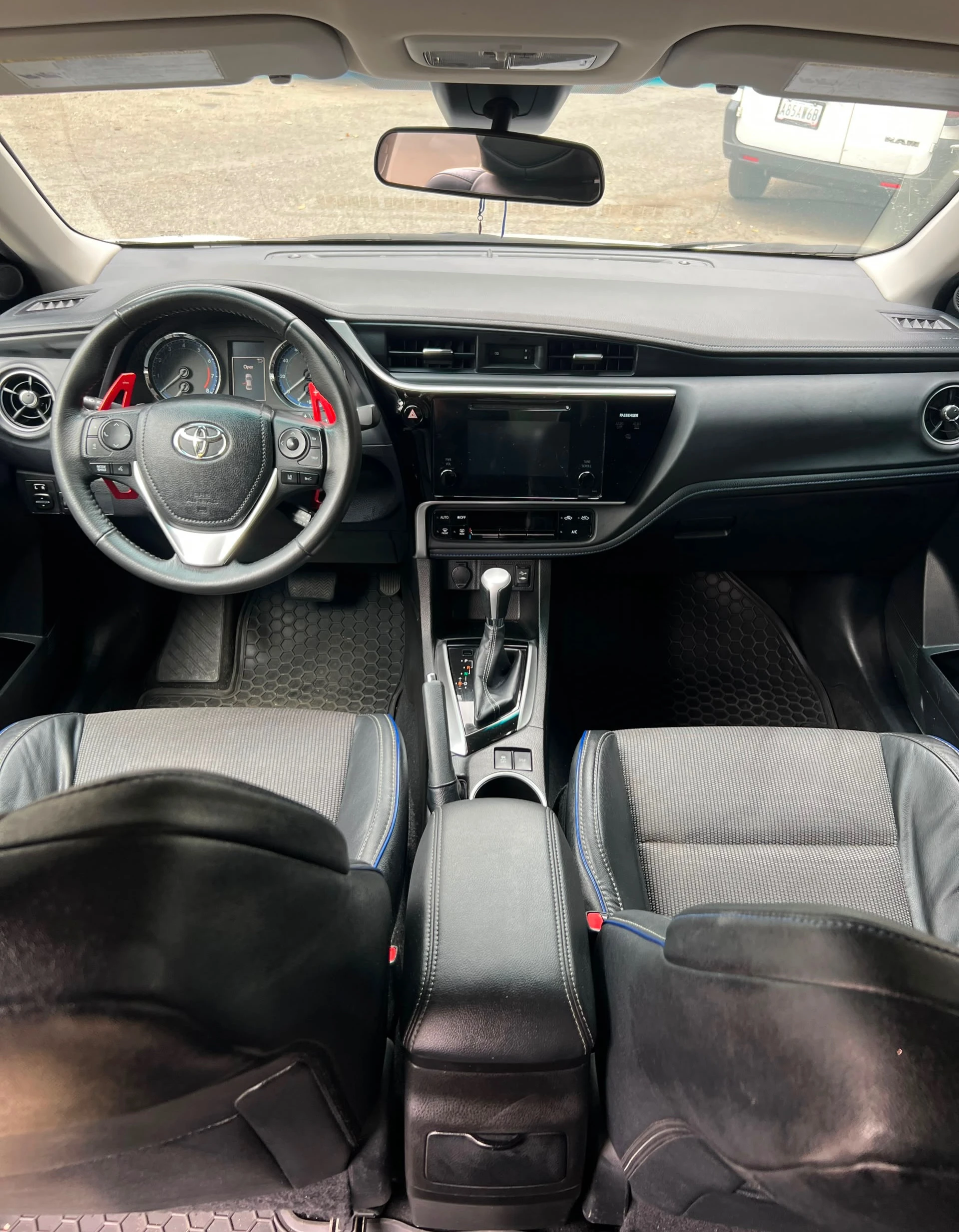 2017 Toyota Corolla SE — foto 5