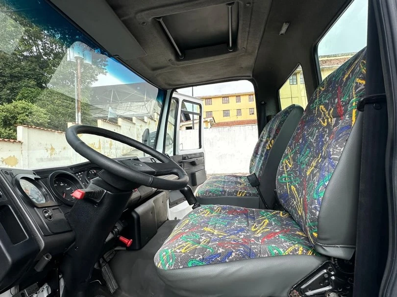 2014 Ford Cargo 815 — foto 4