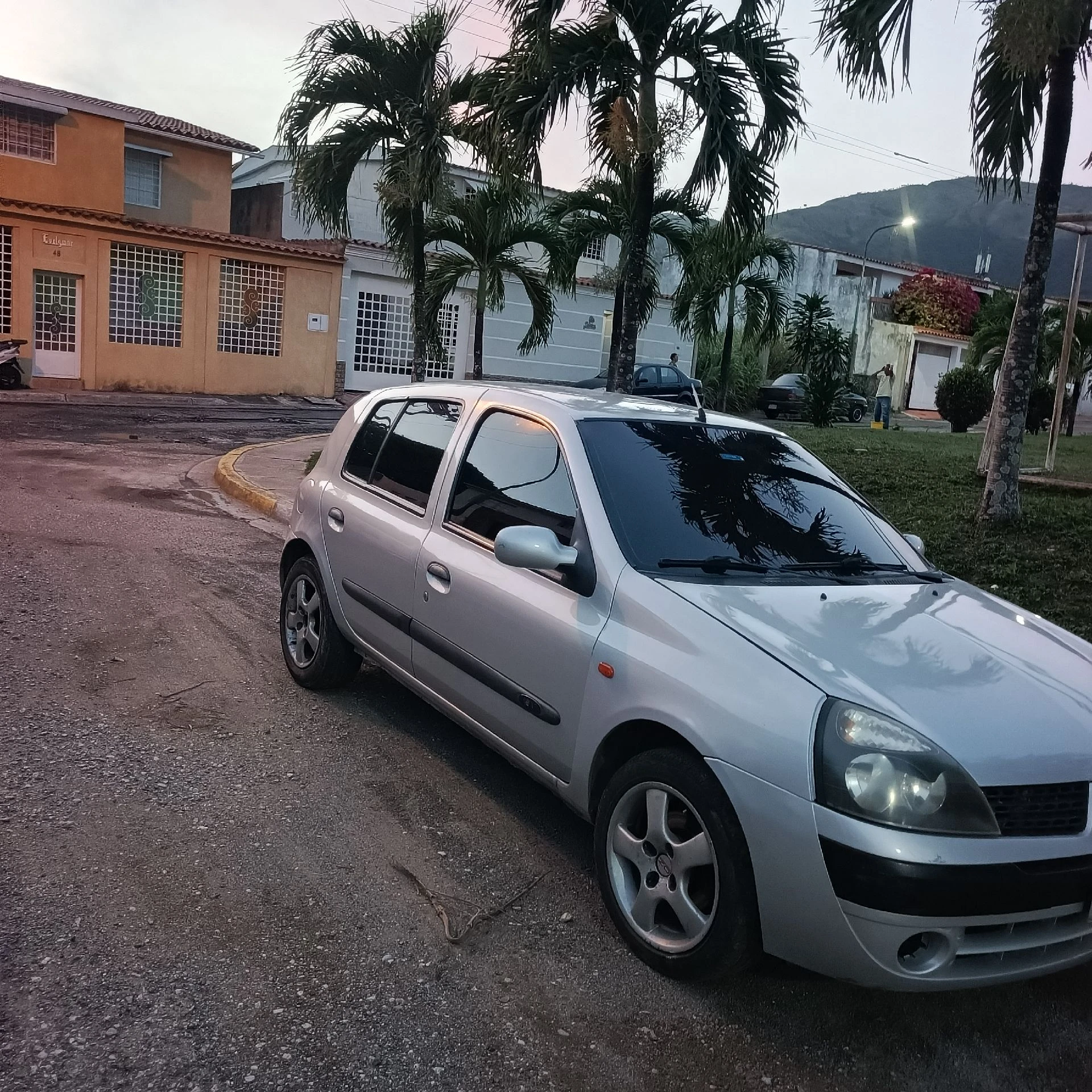 2004 Renault Clio
