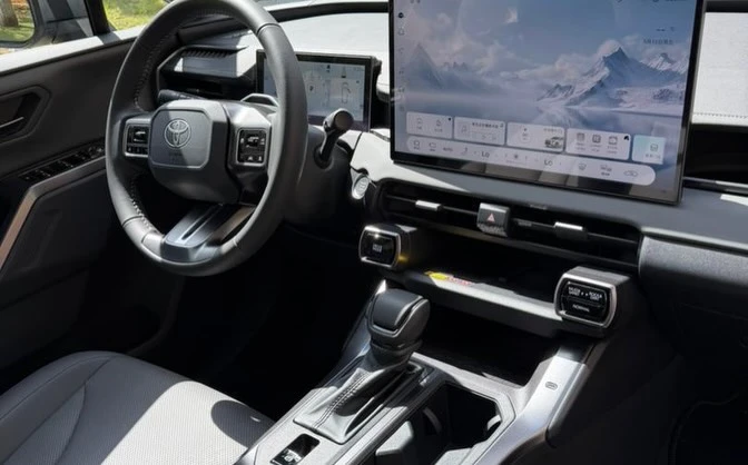 2026 Toyota RAV4 Full equipo — foto 6
