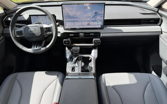 2026 Toyota RAV4 Full equipo — foto 3