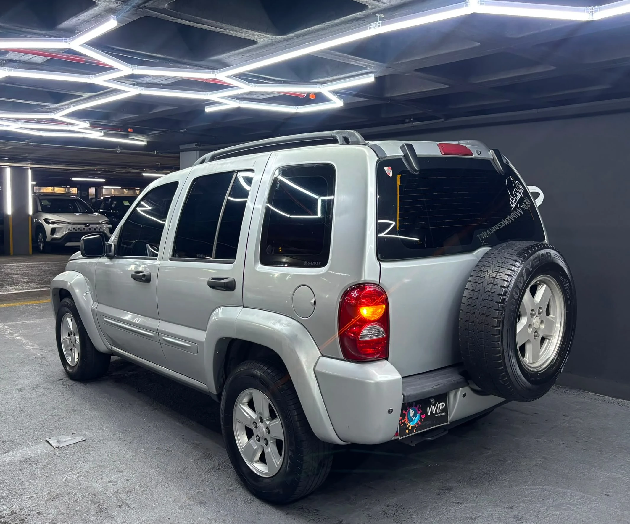2004 Jeep Cherokee Liberty — photo 5
