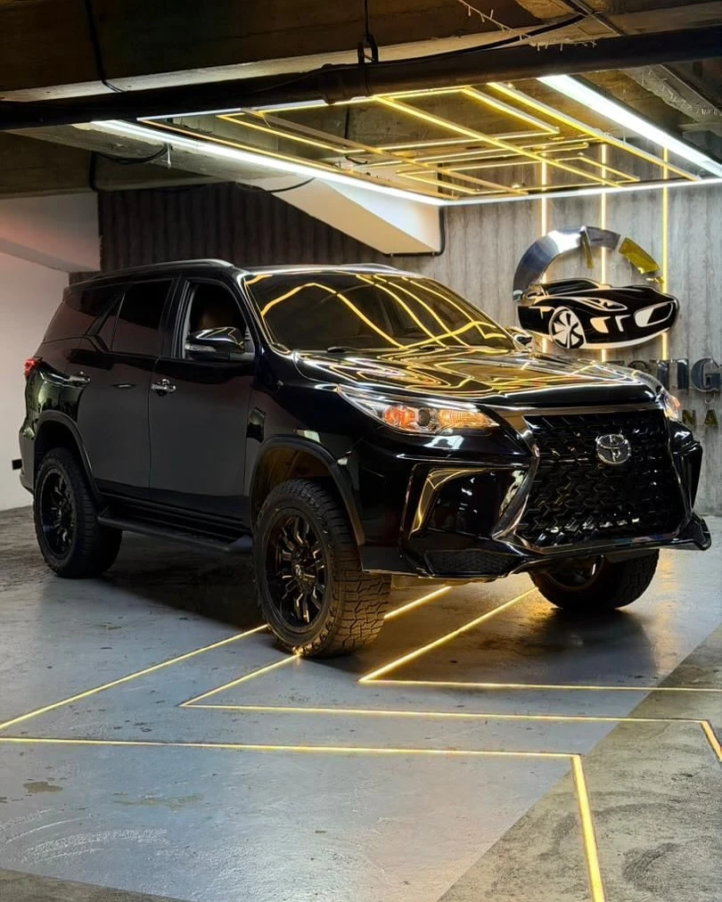 2016 Toyota Fortuner Dubai 4.0 — foto 2
