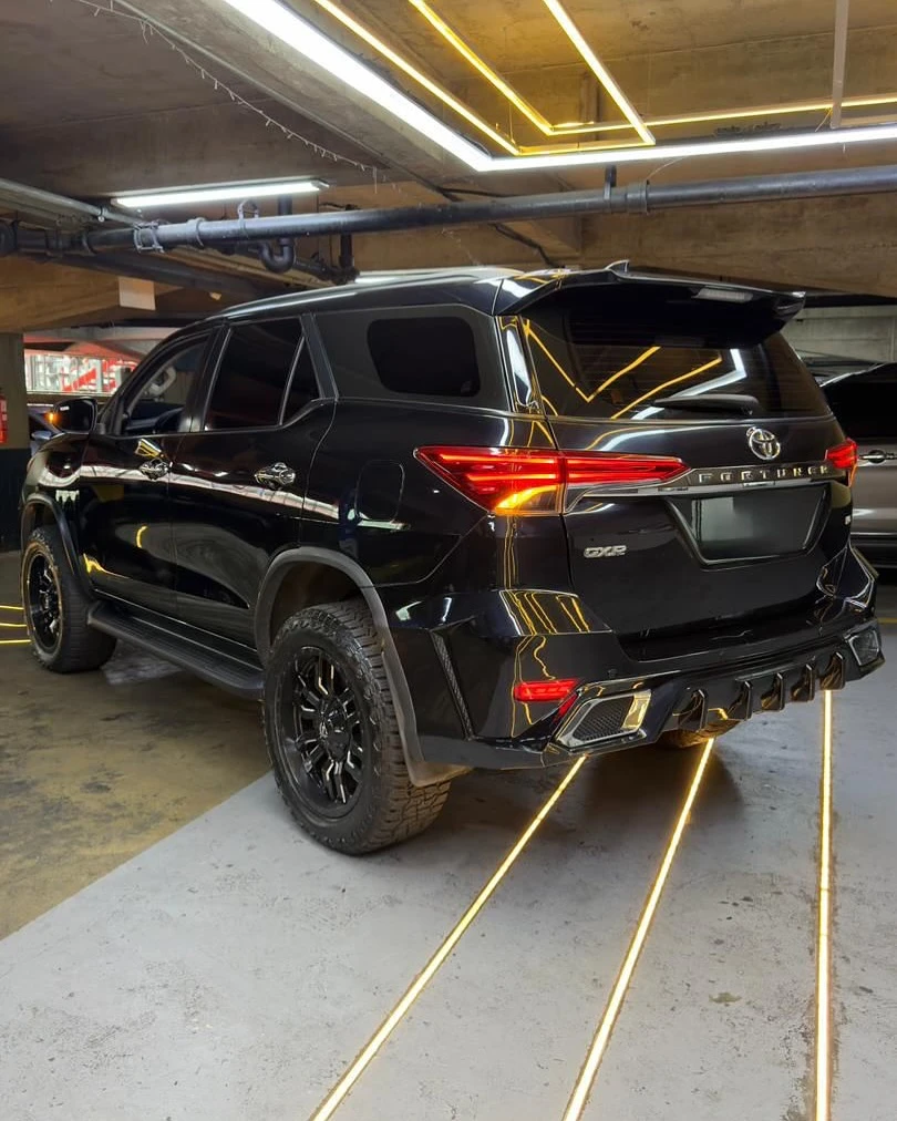 2016 Toyota Fortuner Dubai 4.0 — foto 3