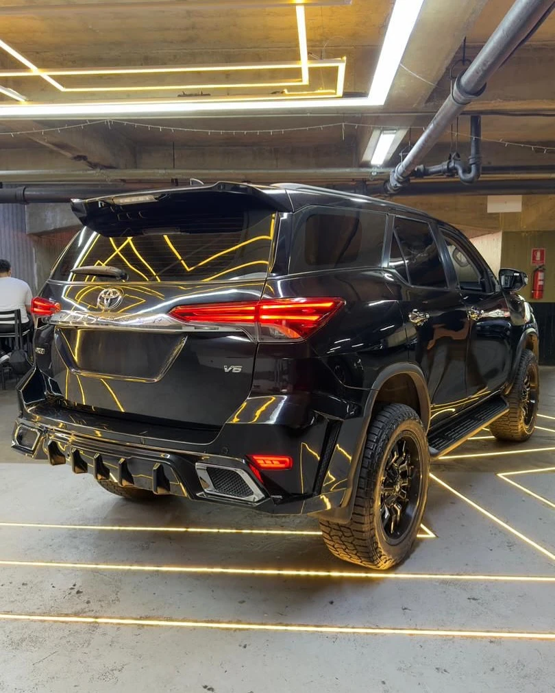 2016 Toyota Fortuner Dubai 4.0 — foto 5