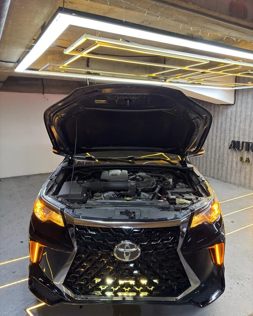 2016 Toyota Fortuner Dubai 4.0 — foto 7