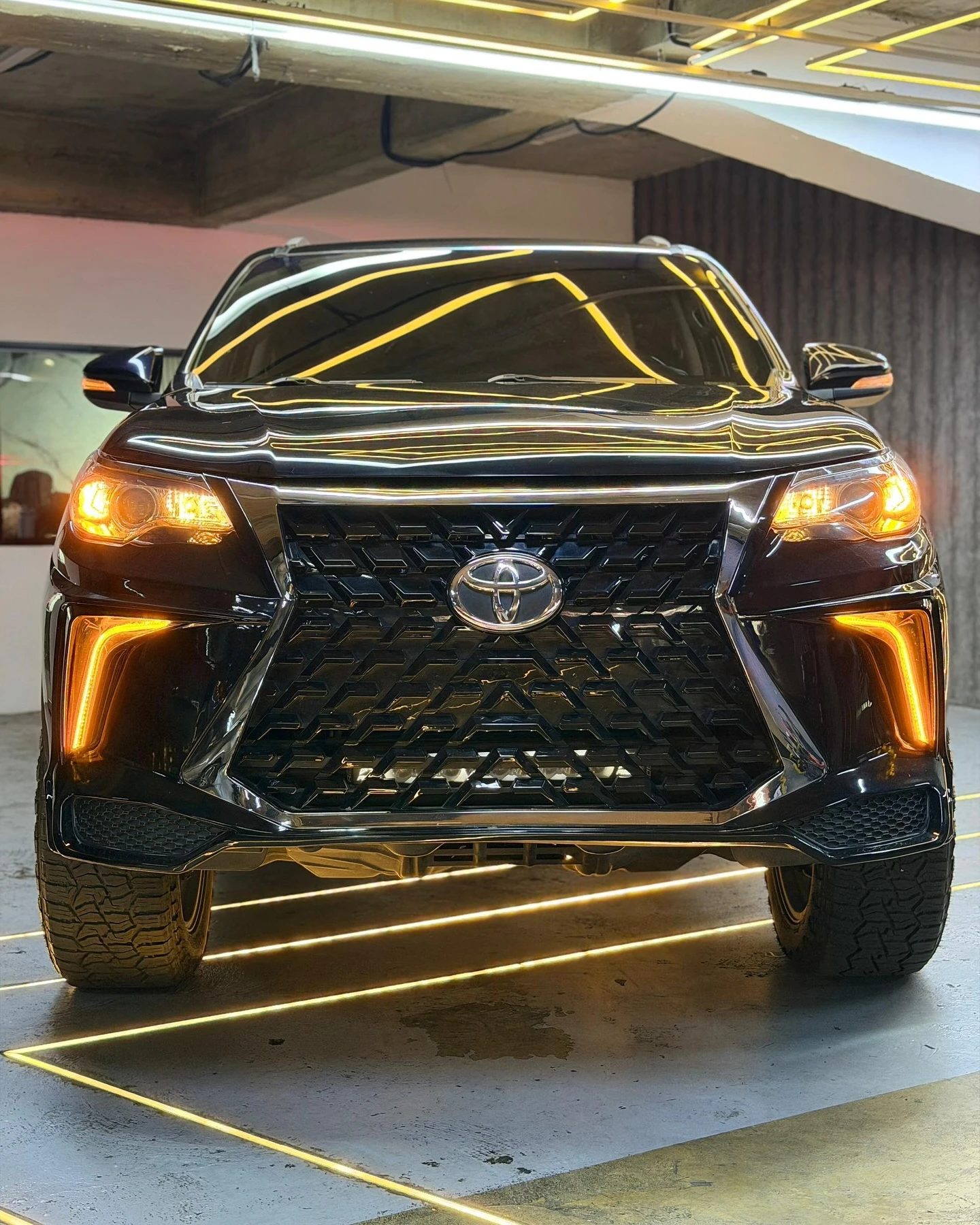 2016 Toyota Fortuner Dubai 4.0 — foto 10