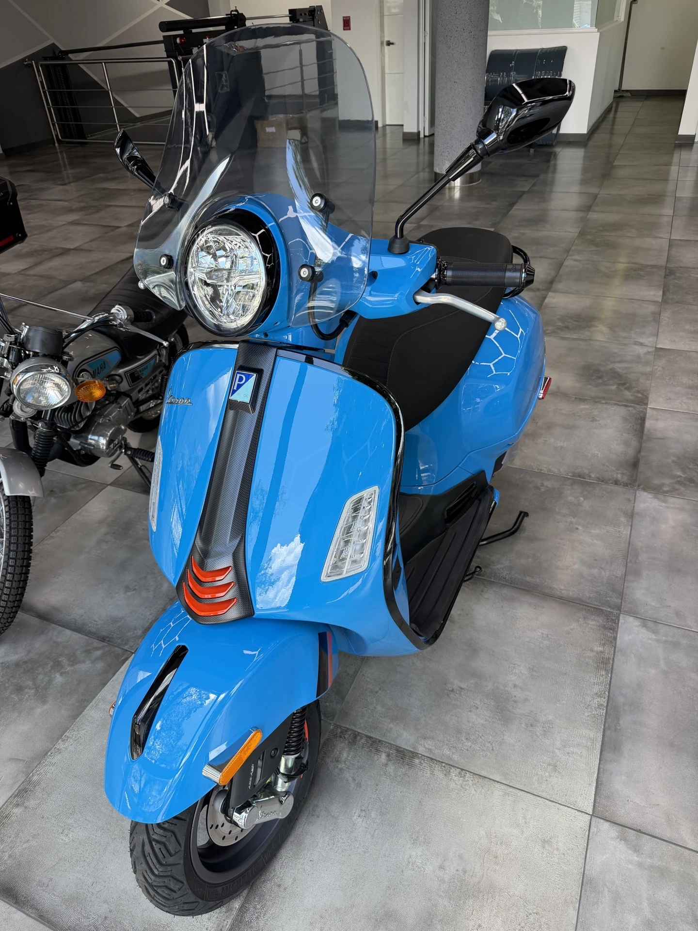 2025 Vespa GTS 300 Super