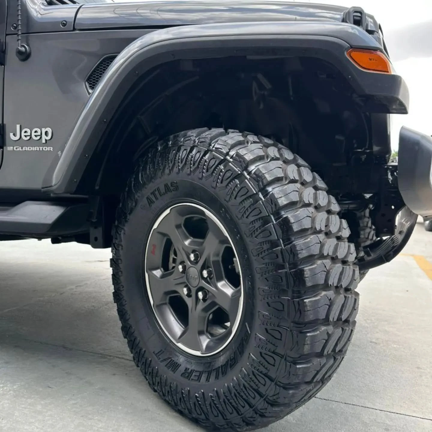2023 Jeep Gladiator 4x4 — foto 9