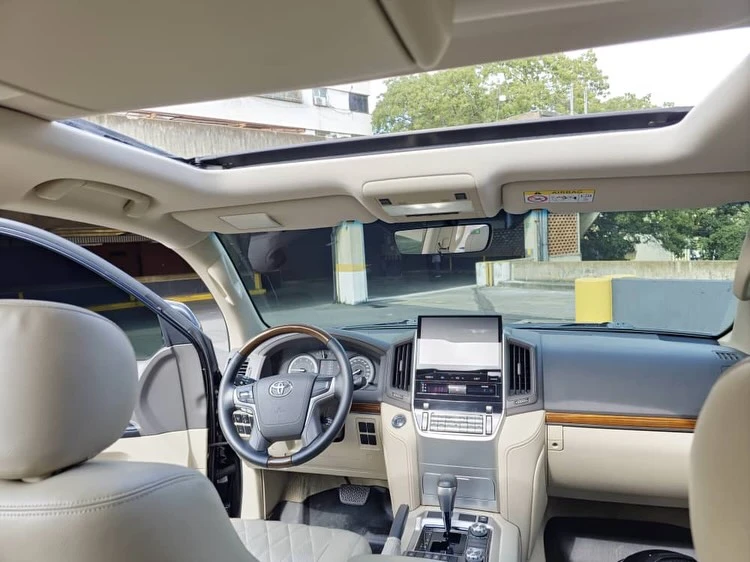 2018 Toyota Land Cruiser — foto 2
