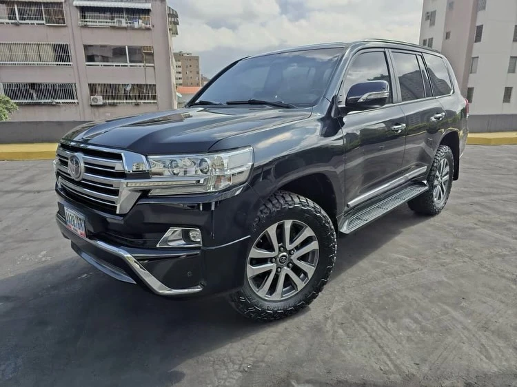 2018 Toyota Land Cruiser
