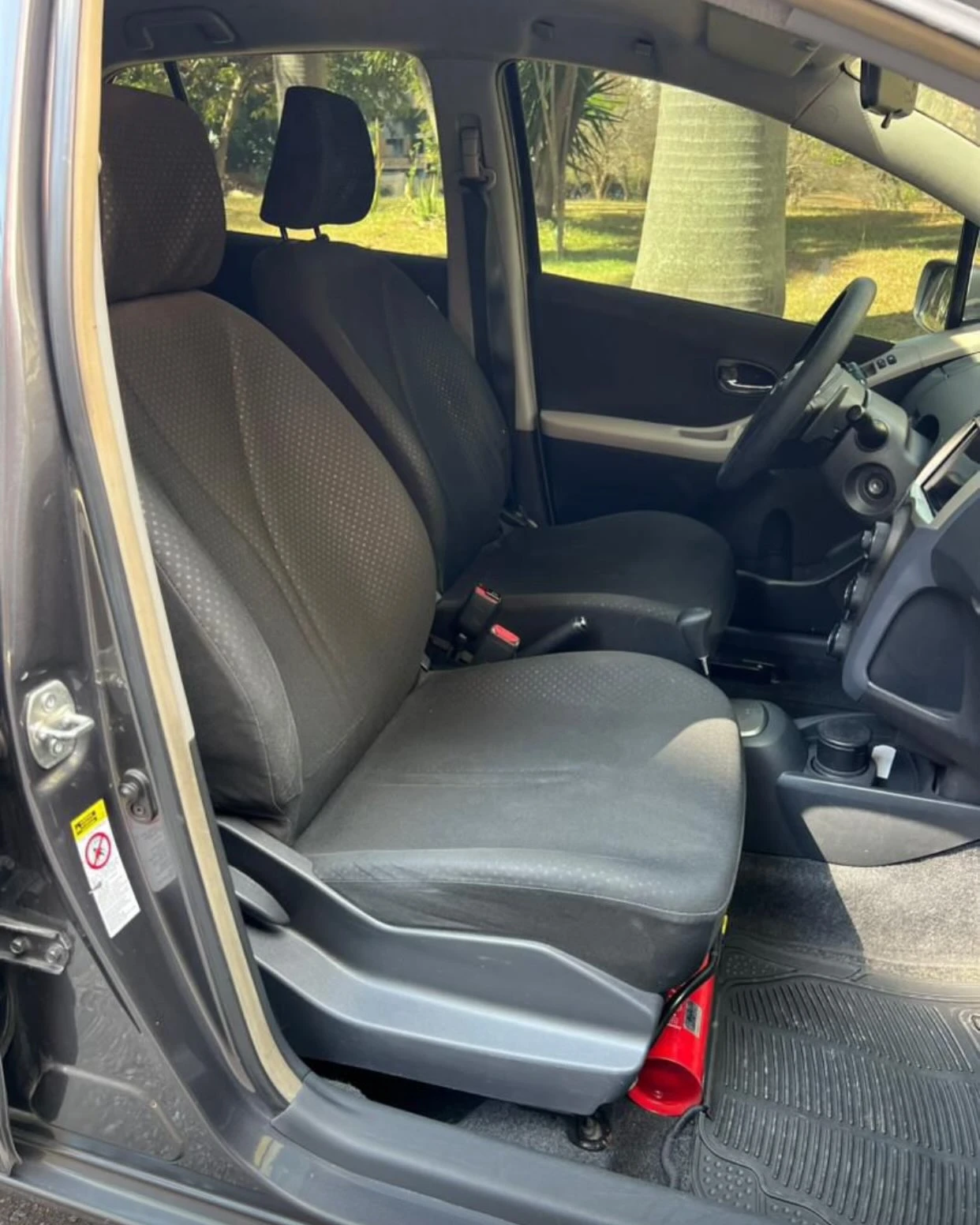 2011 Toyota Yaris — foto 7