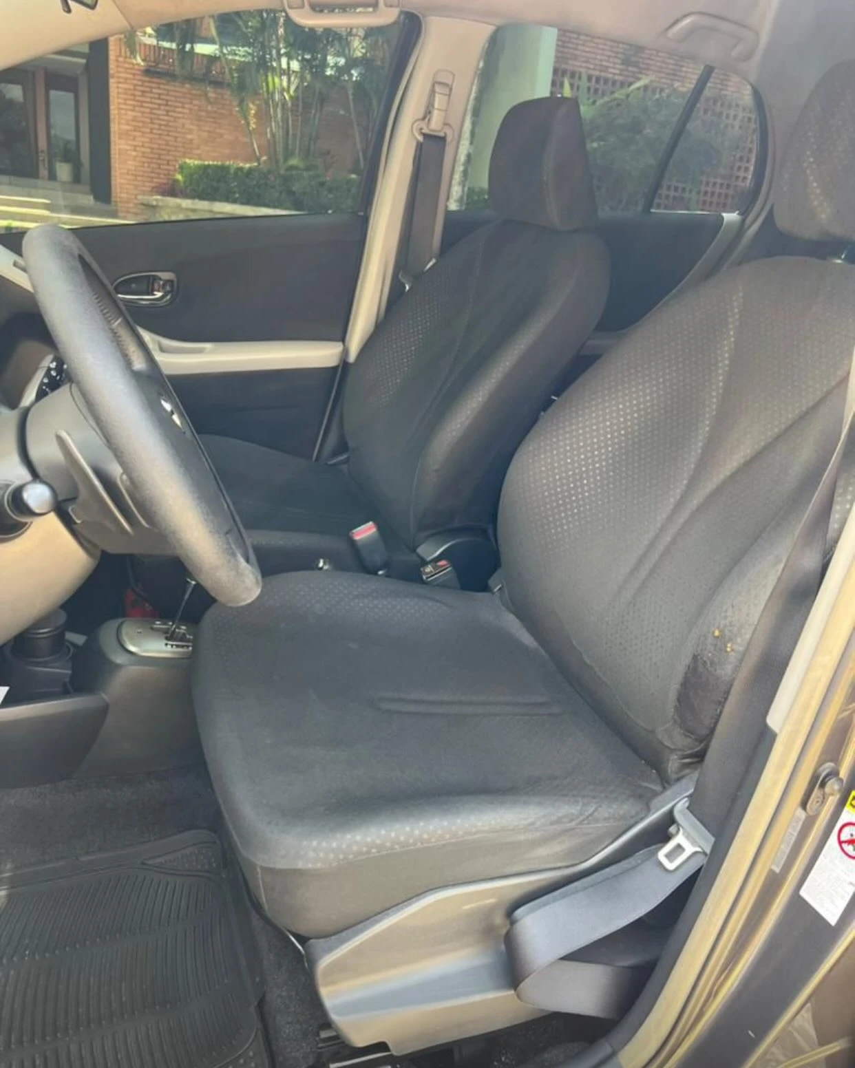 2011 Toyota Yaris — foto 8
