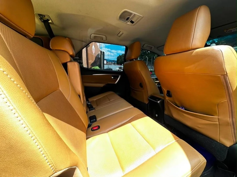 2021 Toyota Fortuner DUBAI BLACK EDITION S — foto 5