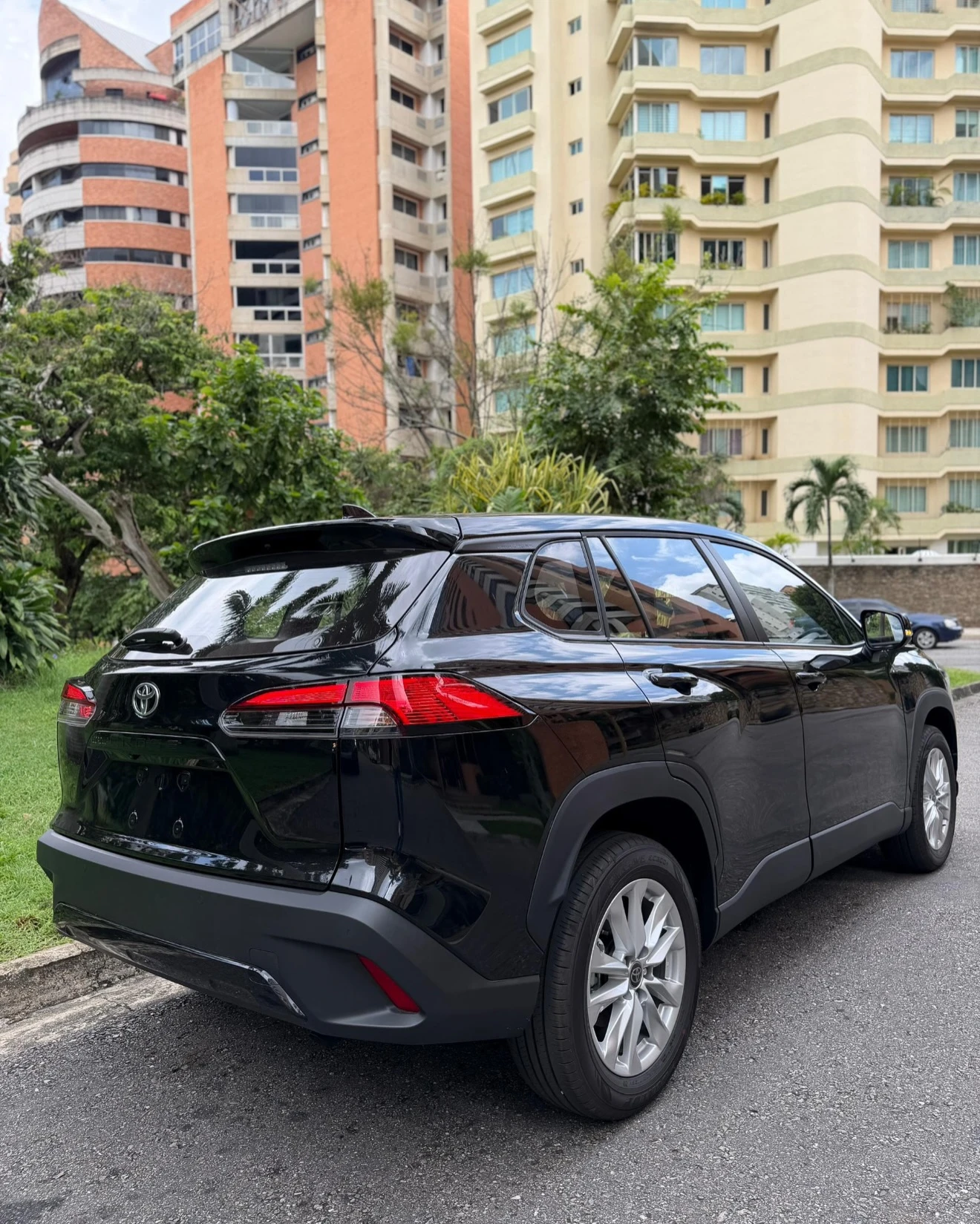 2026 Toyota Corolla Cross Luxury — foto 3