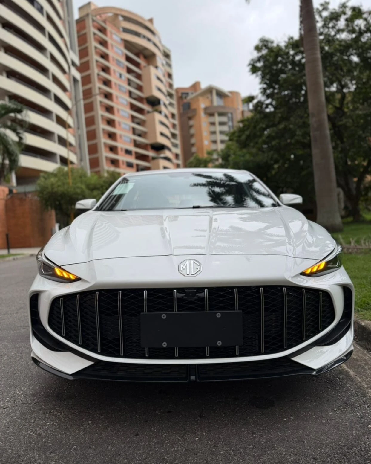 2025 MG GT — foto 3