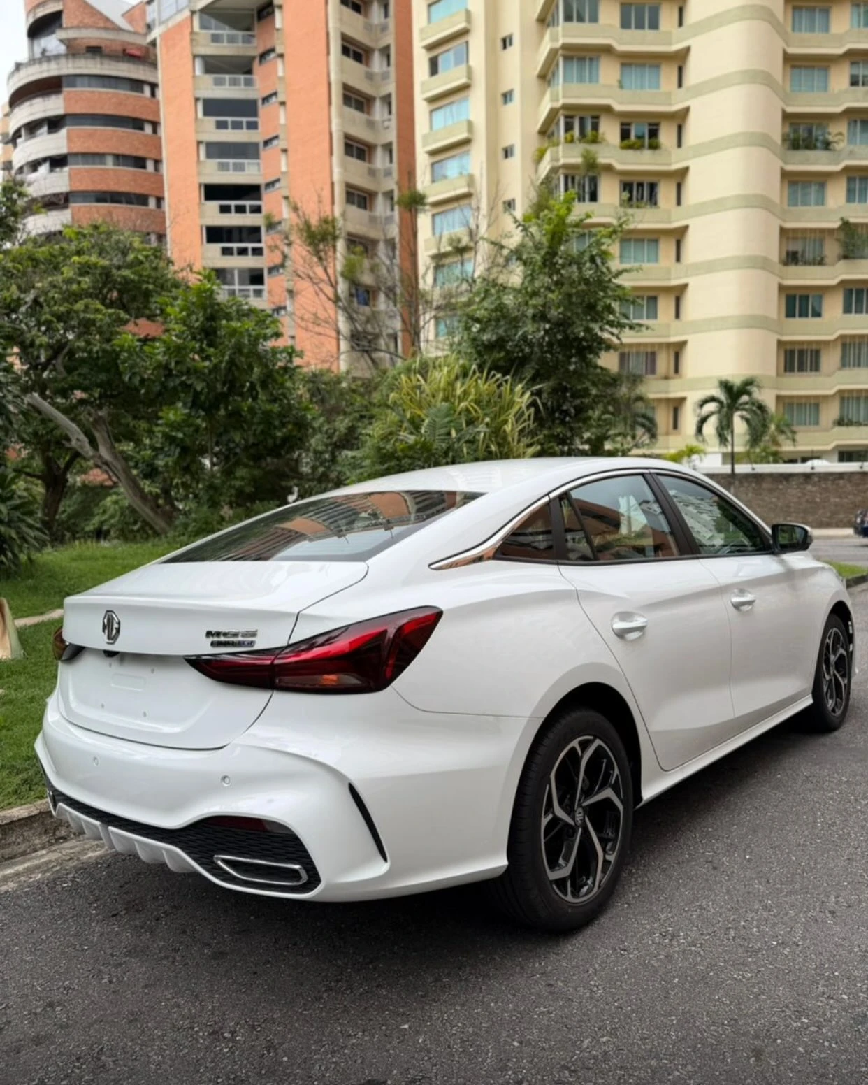2025 MG GT — foto 4