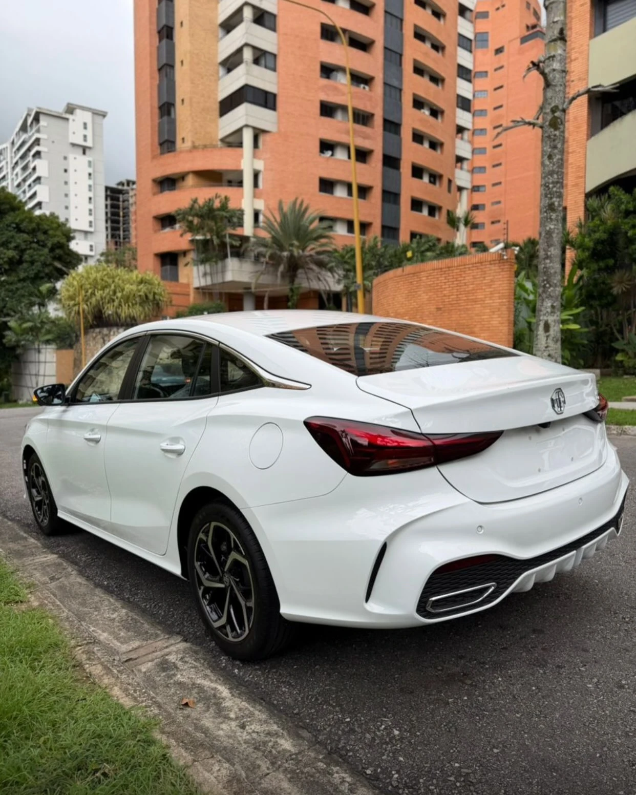 2025 MG GT — foto 5