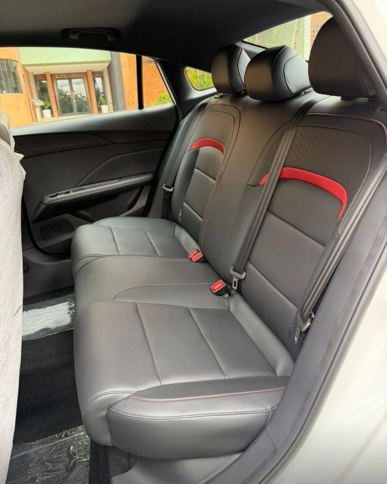 2025 MG GT — foto 10