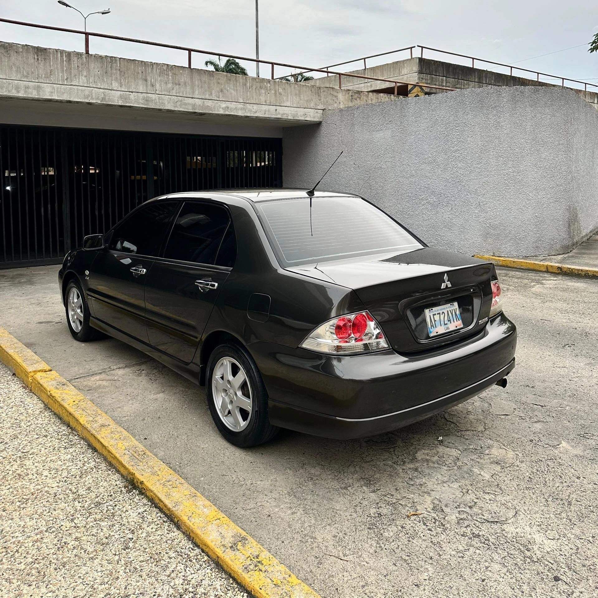 2013 Mitsubishi Lancer Touring — foto 2